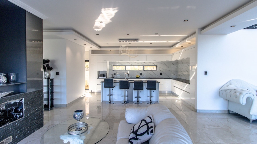5 Bedroom Property for Sale in Fairhaven Country Estate Western Cape